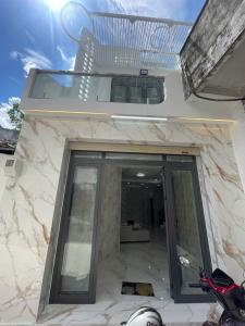 Mặt tiền thụt ngay Lê Quang Sung , sát chợ Minh Phụng, 47m2 Quận 6 chỉ 6,9 tỉ