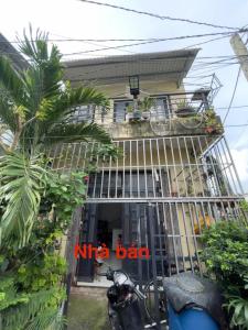 Bán nhà đúc kiên cố  2 tầng Bình chánh Đoàn Nguyên tuấn giá 2,2 tỷ