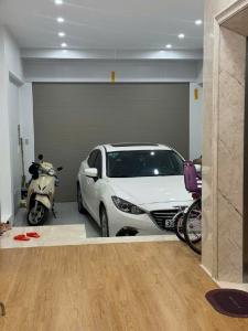 PHÂN LÔ- VỈA HÈ- Ô TÔ NGỦ TRONG NHÀ- DÂN TRÍ VIP NHẤT KĐT VĂN PHÚ