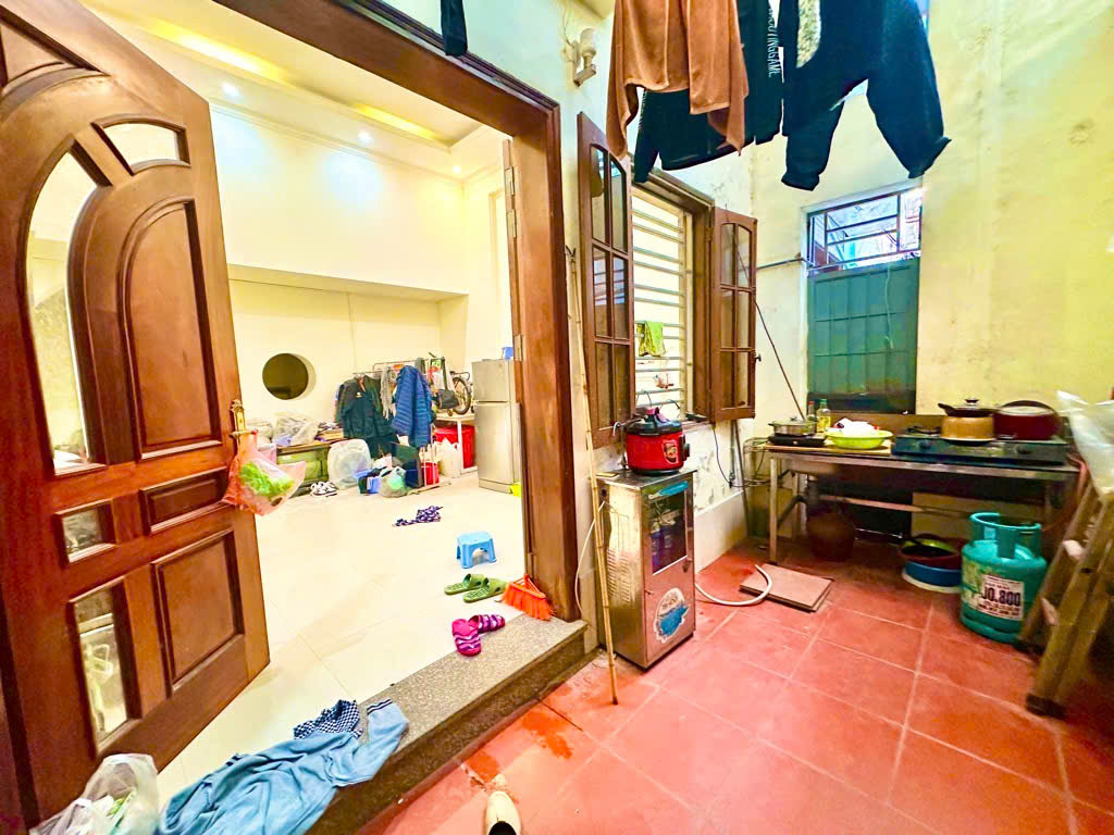 Nhà HM ,  bán đất tặng nhà , 58 m2 , khoảng 6.2 tỷ
