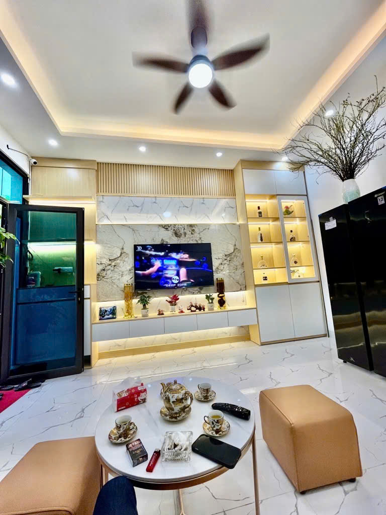 Nhà HM , sang xin, mịn , 39 m2 , khoảng 5,x tỷ