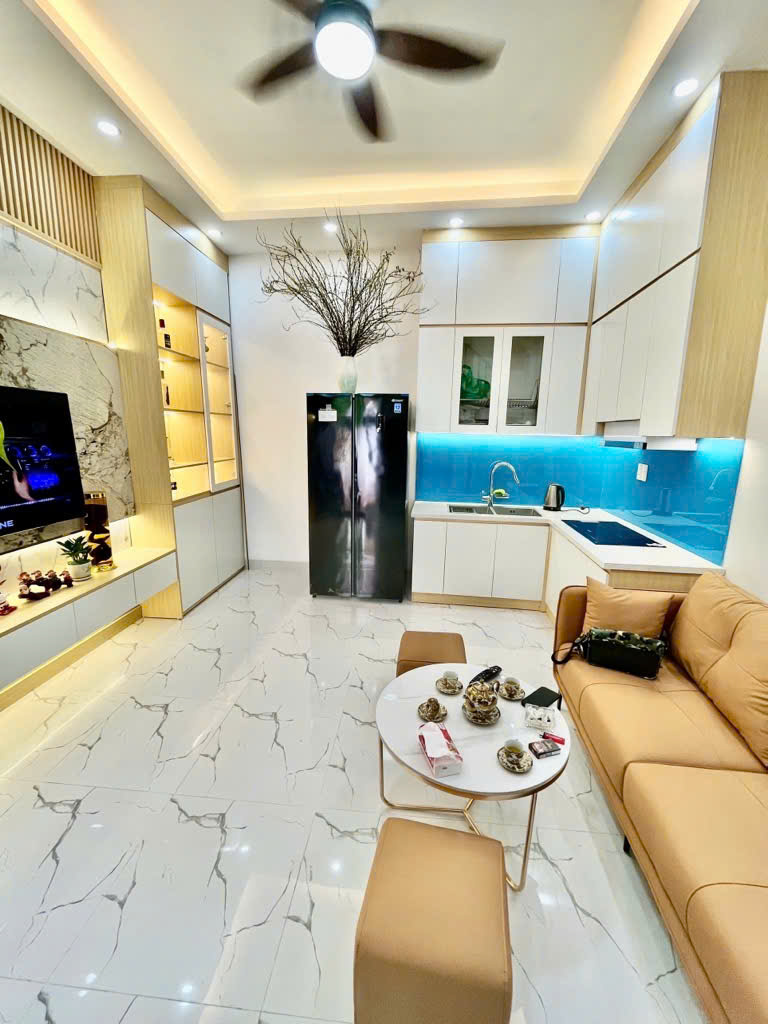 Nhà HM , sang xin, mịn , 39 m2 , khoảng 5,x tỷ