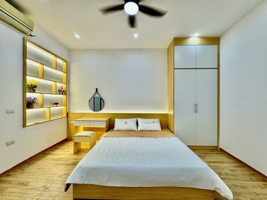 Nhà HM , sang xin, mịn , 39 m2 , khoảng 5,x tỷ