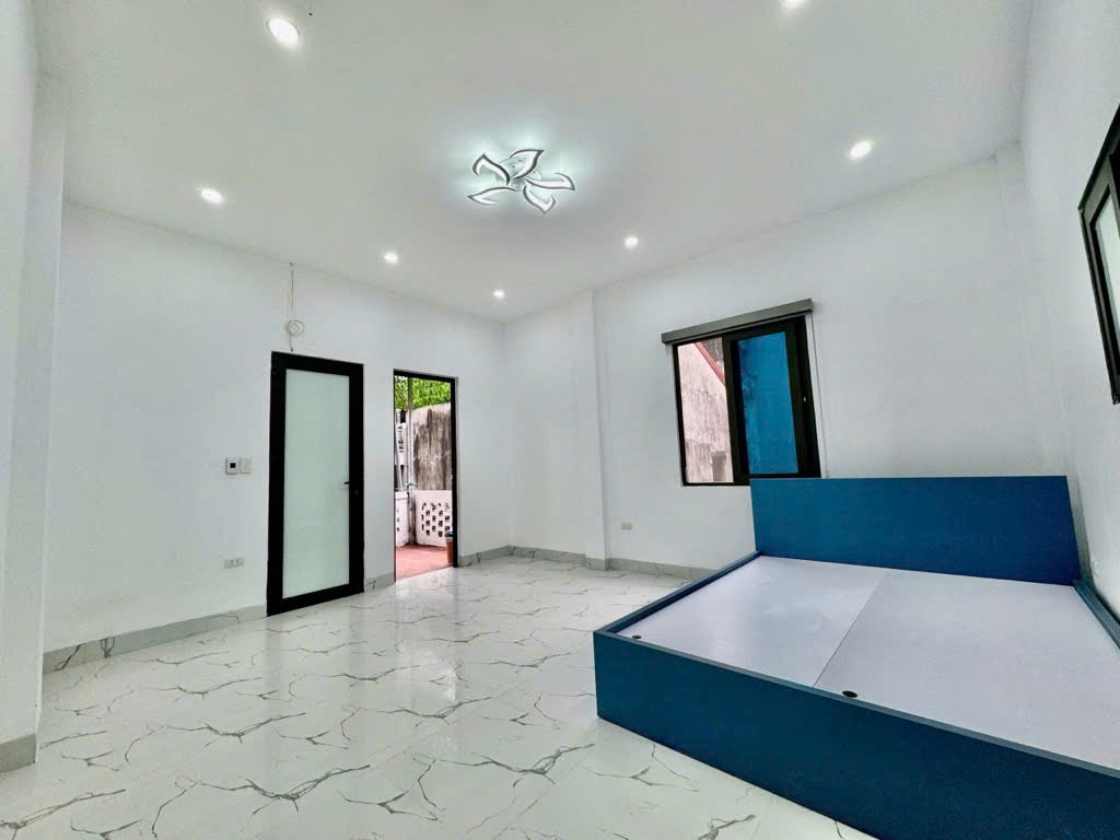 Nhà HM , sang xin, mịn , 39 m2 , khoảng 5,x tỷ