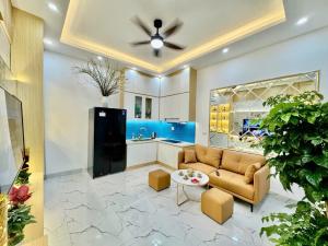 Nhà HM , sang xin, mịn , 39 m2 , khoảng 5,x tỷ