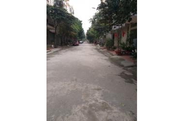Bán gấp đất Đấu Giá Mậu Lương, Sân bóng đá, 60m2,  4 tỷ, vỉa hè.