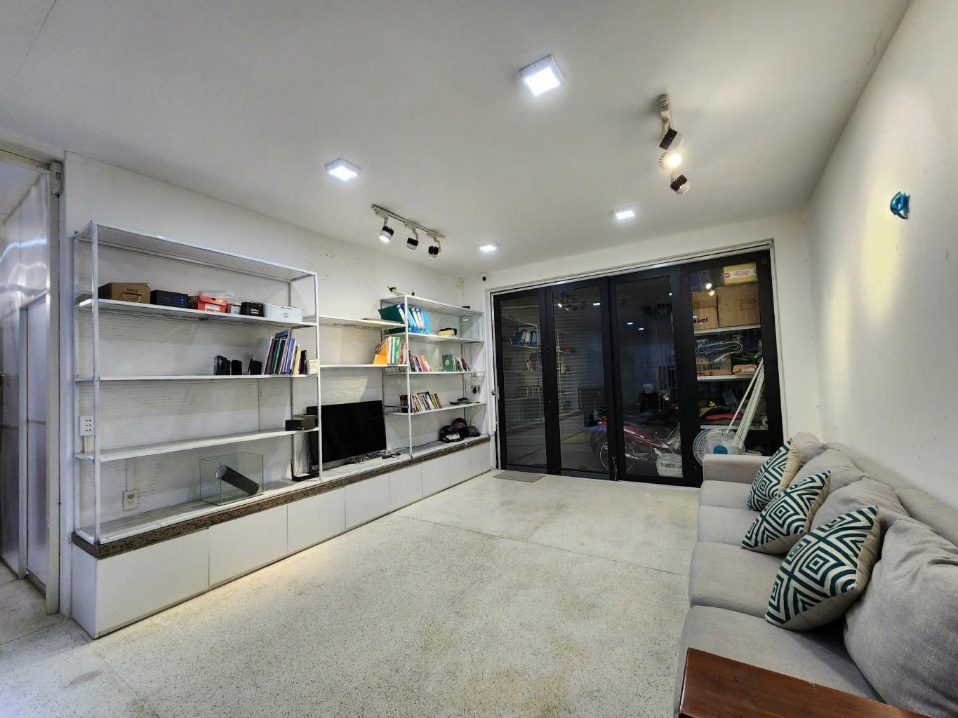 NHÀ ĐẸP HIỆP BÌNH CHÁNH KHU VIP BÊN SÔNG - 93M2 GIÁ CHỈ 8.5 TỶ. 