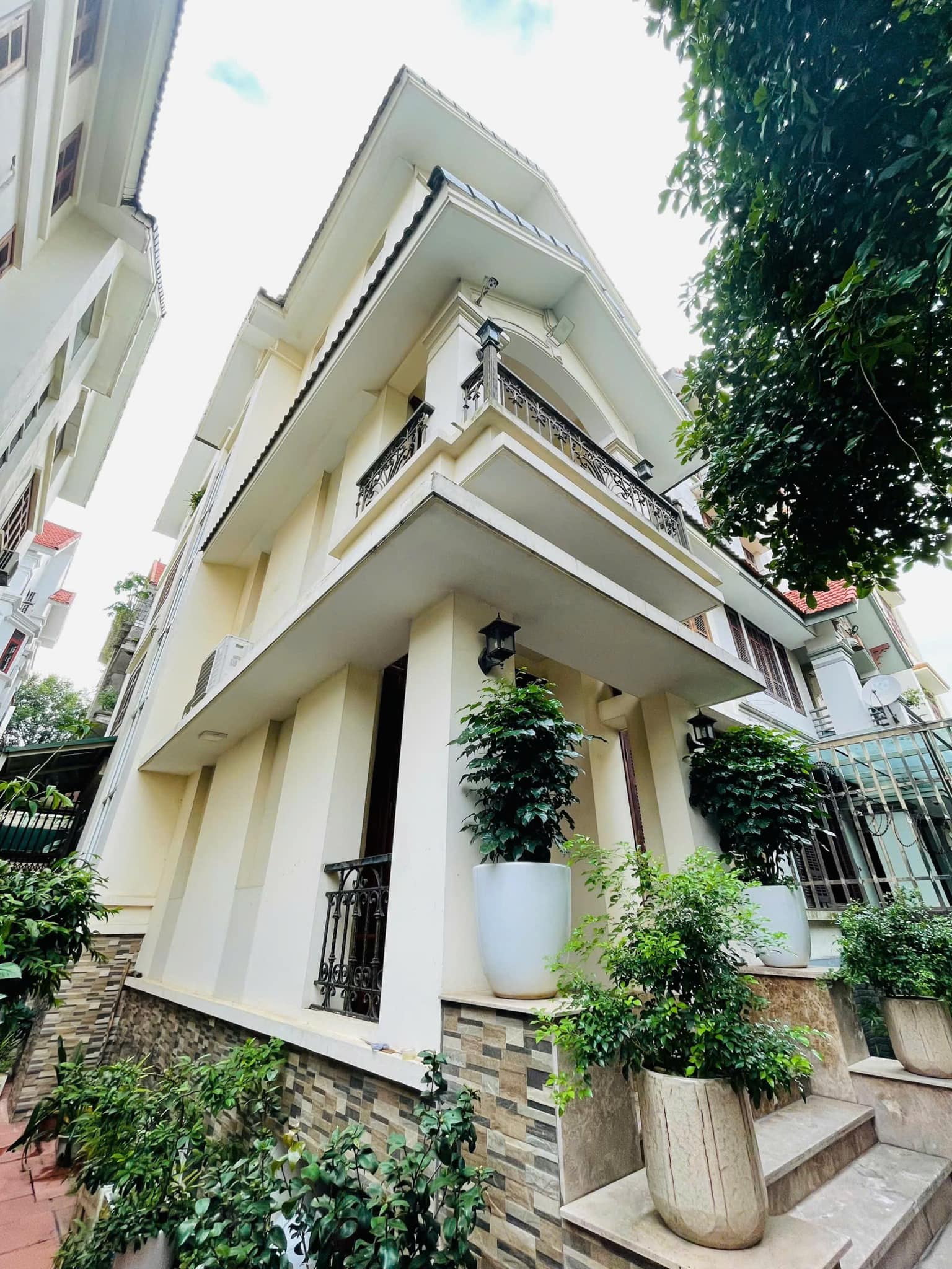 Bán biệt thự song lập KĐT mới Trung Văn, 180m2