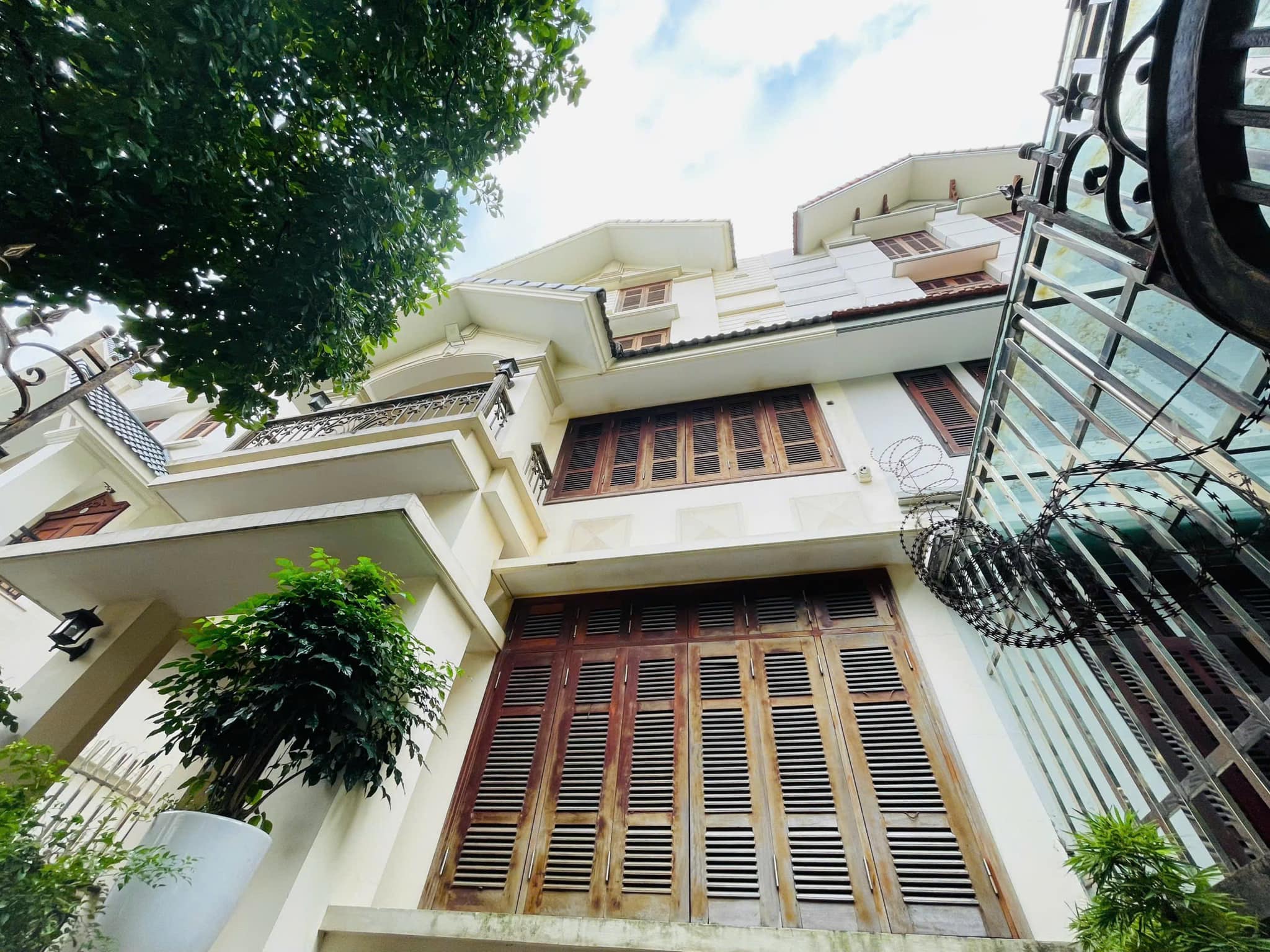 Bán biệt thự song lập KĐT mới Trung Văn, 180m2