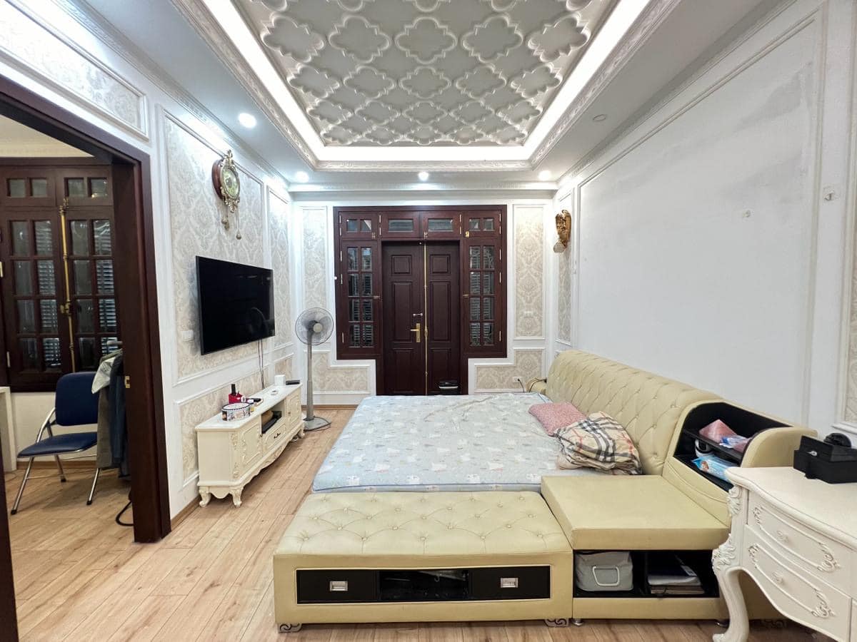 Bán BT đẹp xuất sắc gần Bộ Ngoại Giao, 38 tỷ, 143m2, 5PN, 5WC
