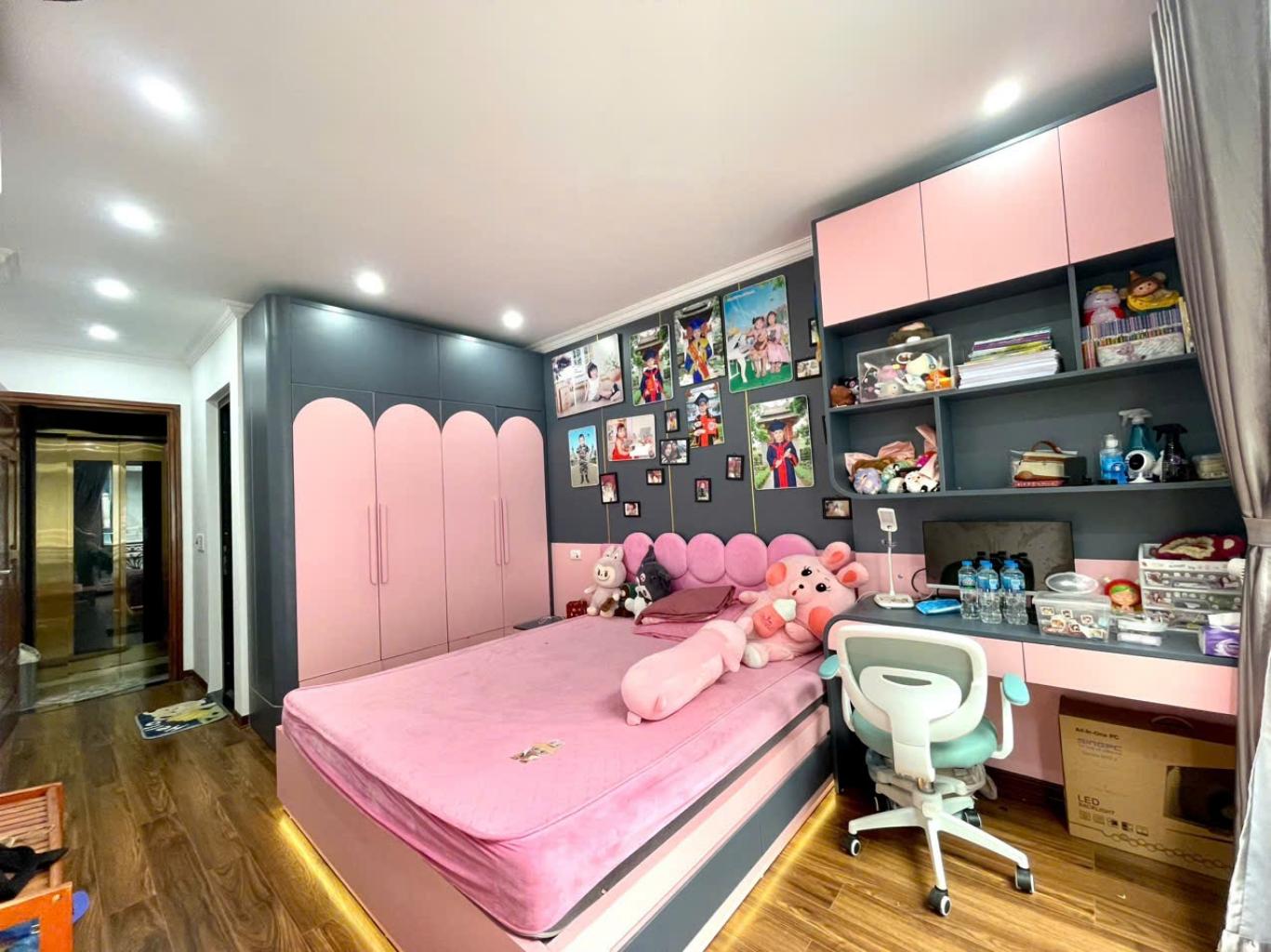 BIỆT THỰ 7 TẦNG - THANG MÁY - PHÂN LÔ GARA Ô TÔ - ĐÓN GIÓ HỒ TÂY MÁT RƯỢI