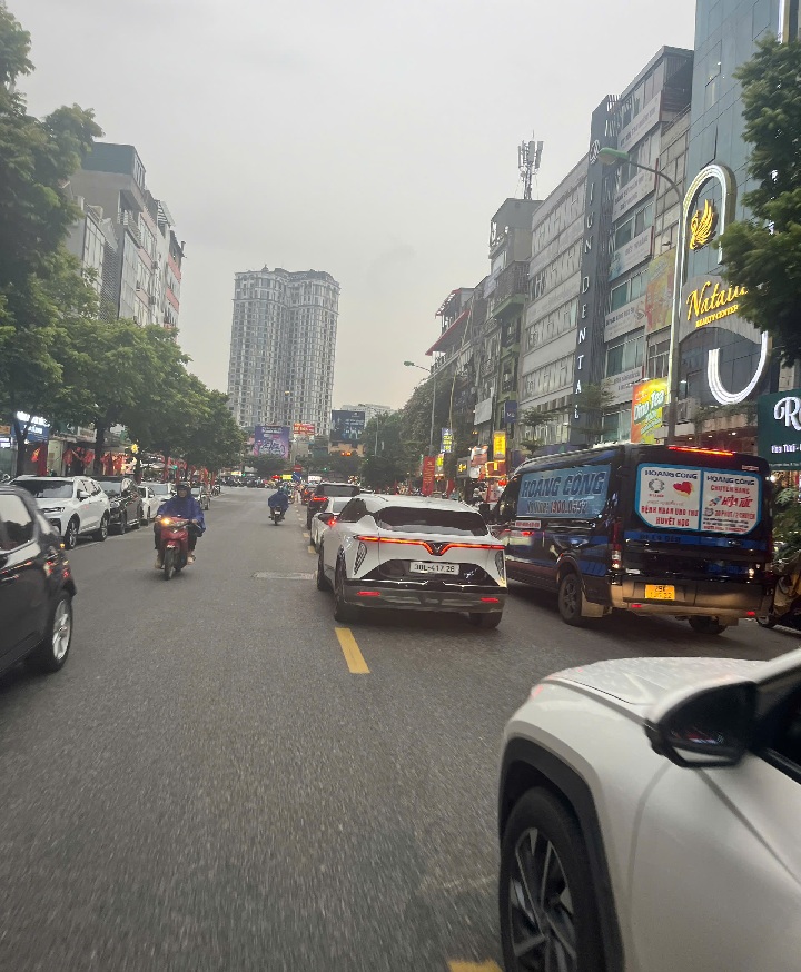 7 TẦNG THANG MÁY - NHÀ MỚI CẦU GIẤY - SỔ VUÔNG PHÂN LÔ - NHỈNH 9 TỶ