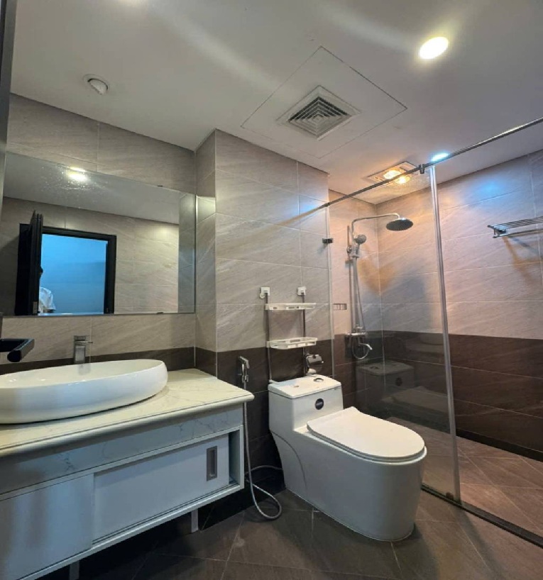 7 TẦNG THANG MÁY - NHÀ MỚI CẦU GIẤY - SỔ VUÔNG PHÂN LÔ - NHỈNH 9 TỶ