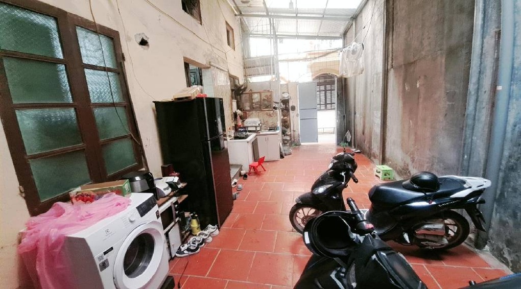 CẦU GIẤY - SỔ VUÔNG - NHÀ RỘNG - SÂN RỘNG - MẶT TIỀN KHỦNG - SÁT PHỐ - 174TR/M2