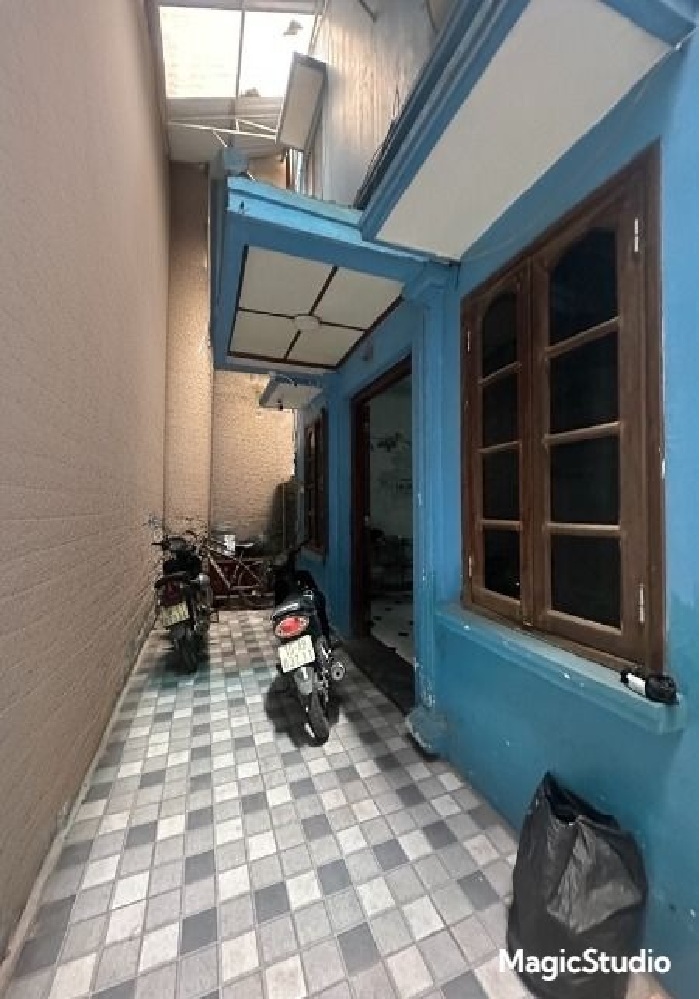 1 NGOẶT RA MẶT PHỐ CẦU GIẤY - SỔ VUÔNG MT 6M - SÂN RỘNG ĐỂ CHỤC XE - 13.2 TỶ - 60M2