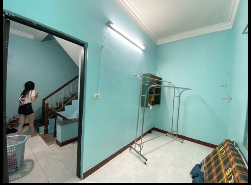 1 NGOẶT RA MẶT PHỐ CẦU GIẤY - SỔ VUÔNG MT 6M - SÂN RỘNG ĐỂ CHỤC XE - 13.2 TỶ - 60M2