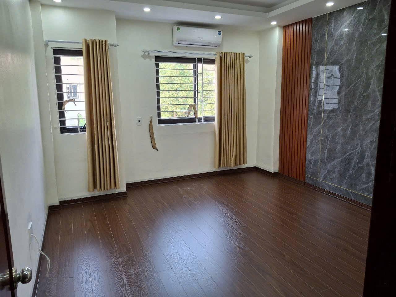 Bán nhà Liên Mạc phân lô mới 5 tầng đẹp tuyệt vời giá xinh - 32m2- 5 tỷ