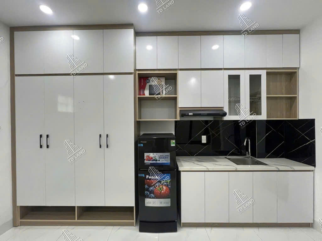 CCMN hiếm, phân khúc 10 tỷ - mặt ngõ thông, gần ô tô - thang máy - đông dân cư - full nội thất - dòng tiền tốt.