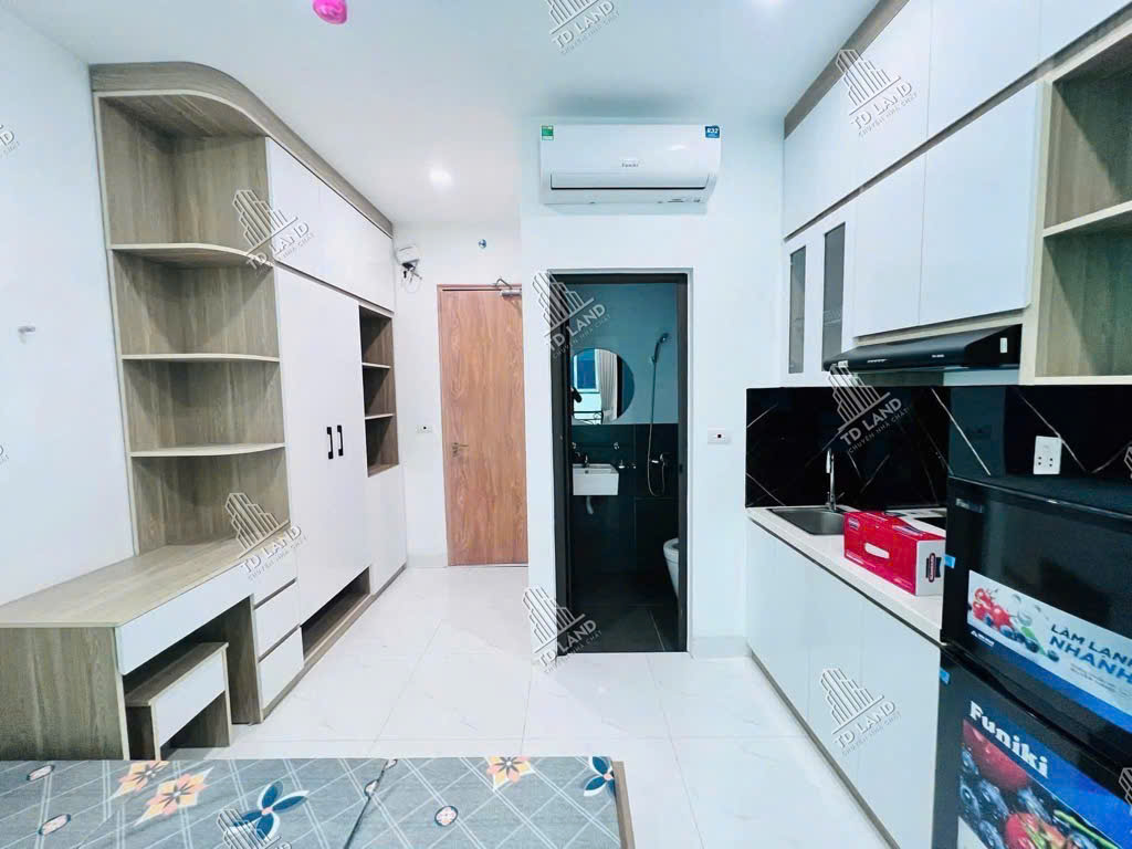 CCMN hiếm, phân khúc 10 tỷ - mặt ngõ thông, gần ô tô - thang máy - đông dân cư - full nội thất - dòng tiền tốt.