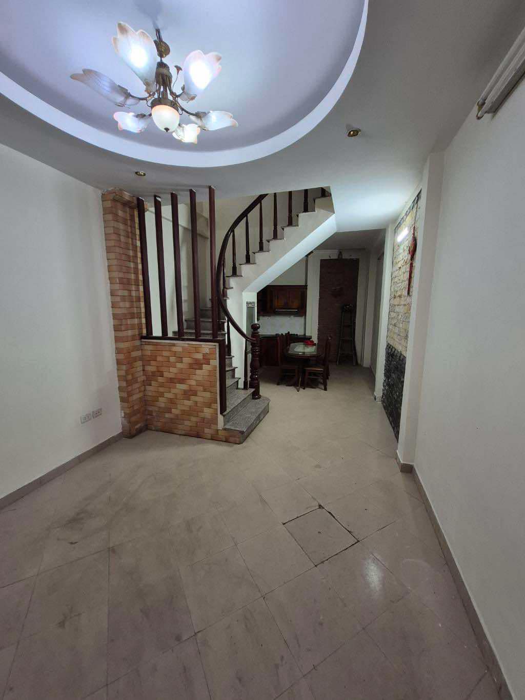 [ GIÁ SỐC ] Bán nhà Xuân La hàng xóm Hồ Tây, dân xây 5 tầng- 40m- giá chỉ 7 tỷ