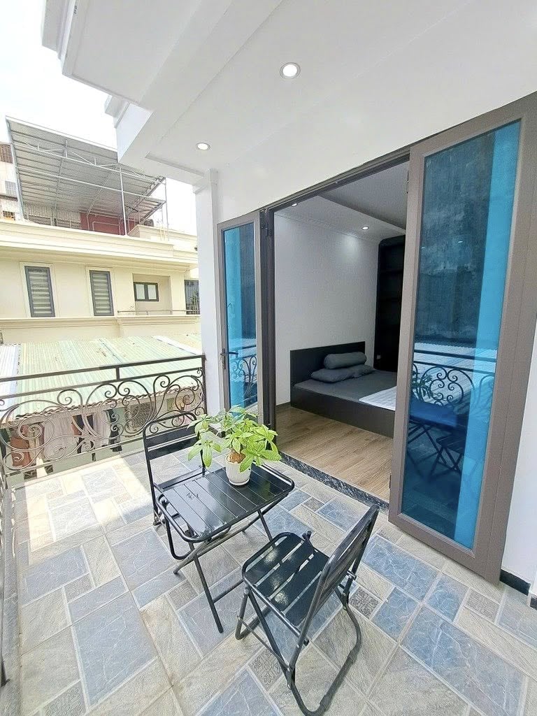 [RẺ BẤT NGỜ] Bán nhà Cổ Nhuế xây mới 33m 6 tầng full nội thất, mang vali về ở luôn, 5.7 tỷ