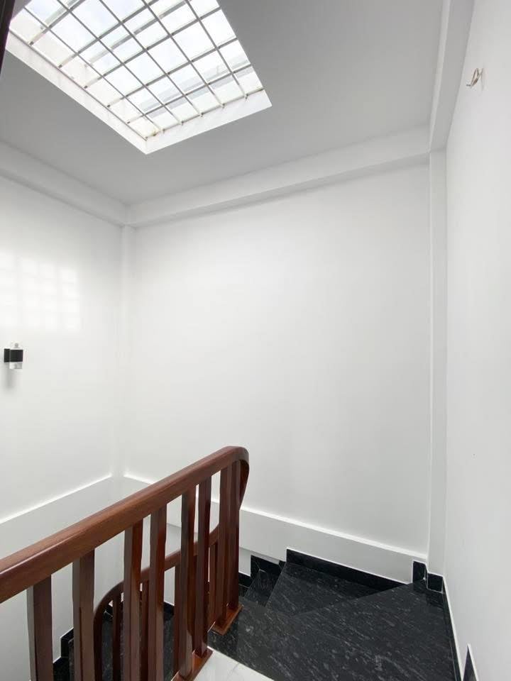 [RẺ BẤT NGỜ] Bán nhà Cổ Nhuế xây mới 33m 6 tầng full nội thất, mang vali về ở luôn, 5.7 tỷ