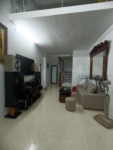 [ RẺ BẤT NGỜ] Nhà Phạm Văn Đồng dân xây, ở luôn 32m2  tiện ích ngập tràn, giá chỉ 5.3 tỷ