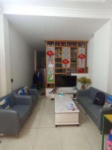 [ BÁN GẤP] Bán nhà Lê Văn Hiến dân xây chắc chắn 50m2, ô tô, kinh doanh, giá 10.3 tỷ