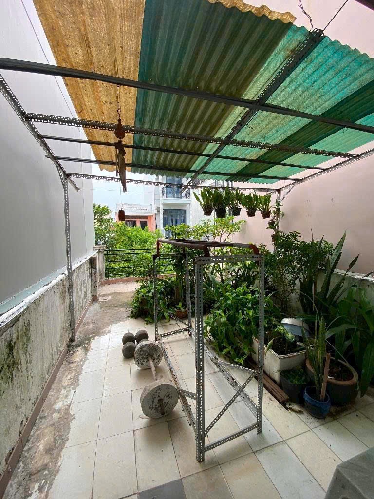 Nhà Bùi điền giảm mạnh xe tải tới nhà hẻm thông q8