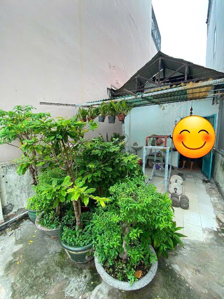 Nhà Bùi điền giảm mạnh xe tải tới nhà hẻm thông q8