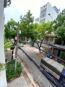 Nhà Bùi điền giảm mạnh xe tải tới nhà hẻm thông q8