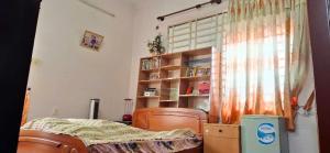 4 tỷ bé Gấp bán nhà 3 tầng - 56m2 gần vòng xoay phú hữu Thủ Đức - Dọn vào ở ngay
