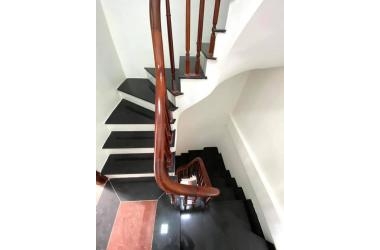 Xuân La -Nhà mới- Mặt ngõ 3m- Mặt tiền 6m-Kinh doanh- Đẹp nhất khu vực.