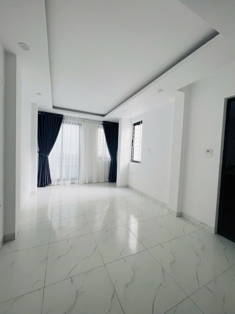 CHÍNH CHỦ CẦN BÁN NHÀ GẦN TRƯỜNG THỂ DỤC THỂ THAO 40M2 , Ô TÔ ĐỖ CỬA, GIÁ NHỈNH 3 TỶ