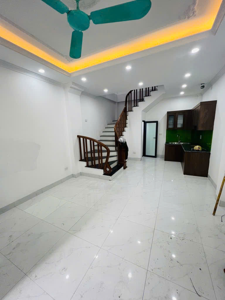 BÁN NHÀ YÊN NGHĨA, GẦN ĐH PHENNIKAA, DIỆN TÍCH 37M, 5 TẦNG , GIÁ 6.1 TỶ.