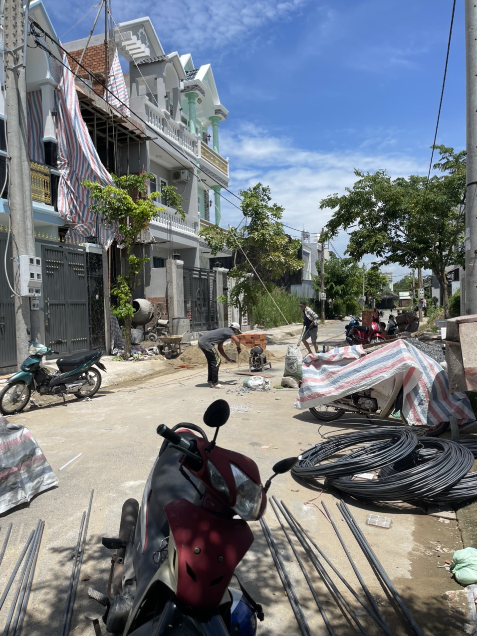 NHÀ PHỐ KDC HOÀNG HOA LONG HẬU -LÊ VĂN LƯƠNG NỐI DÀI CHỈ 3TY