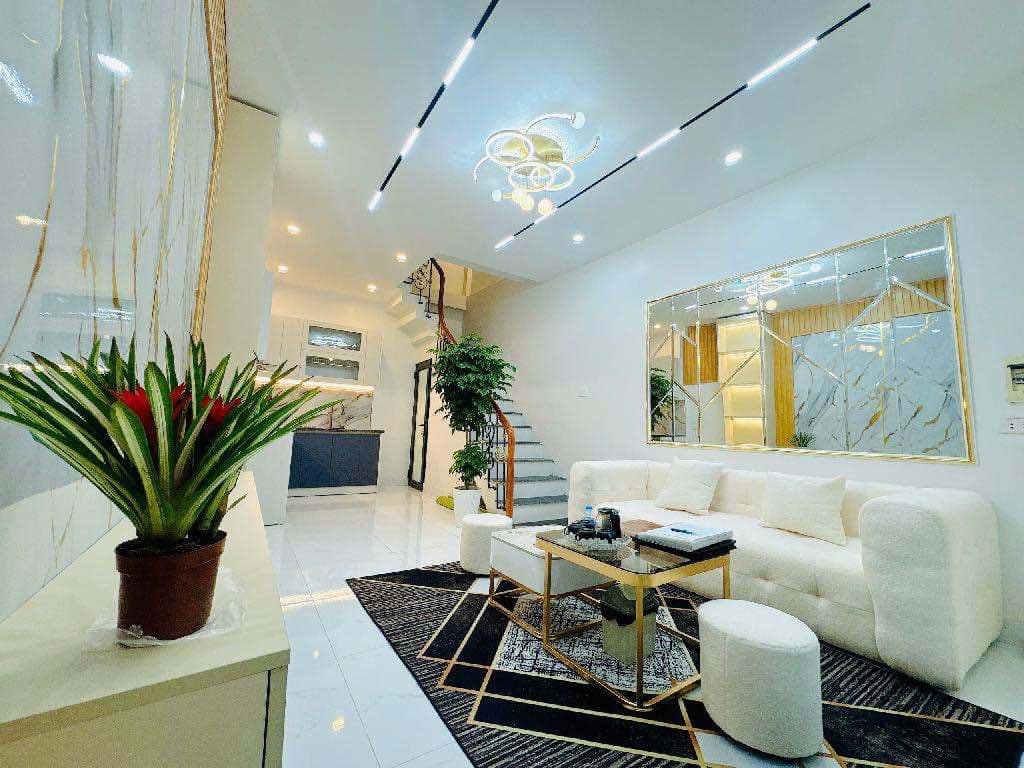 Đặng Tiến Đông Hồ Hoàng Cầu Đống Đa