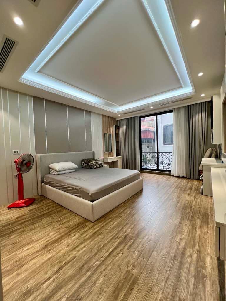 Khu Vip Cầu Giấy nhà xây mới tháng máy Gara ô tô