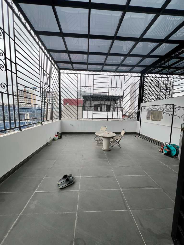 Khu Vip Cầu Giấy nhà xây mới tháng máy Gara ô tô