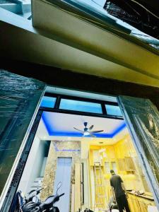 Siêu hiếm Linh Quang Đống Đa 6T tháng máy
