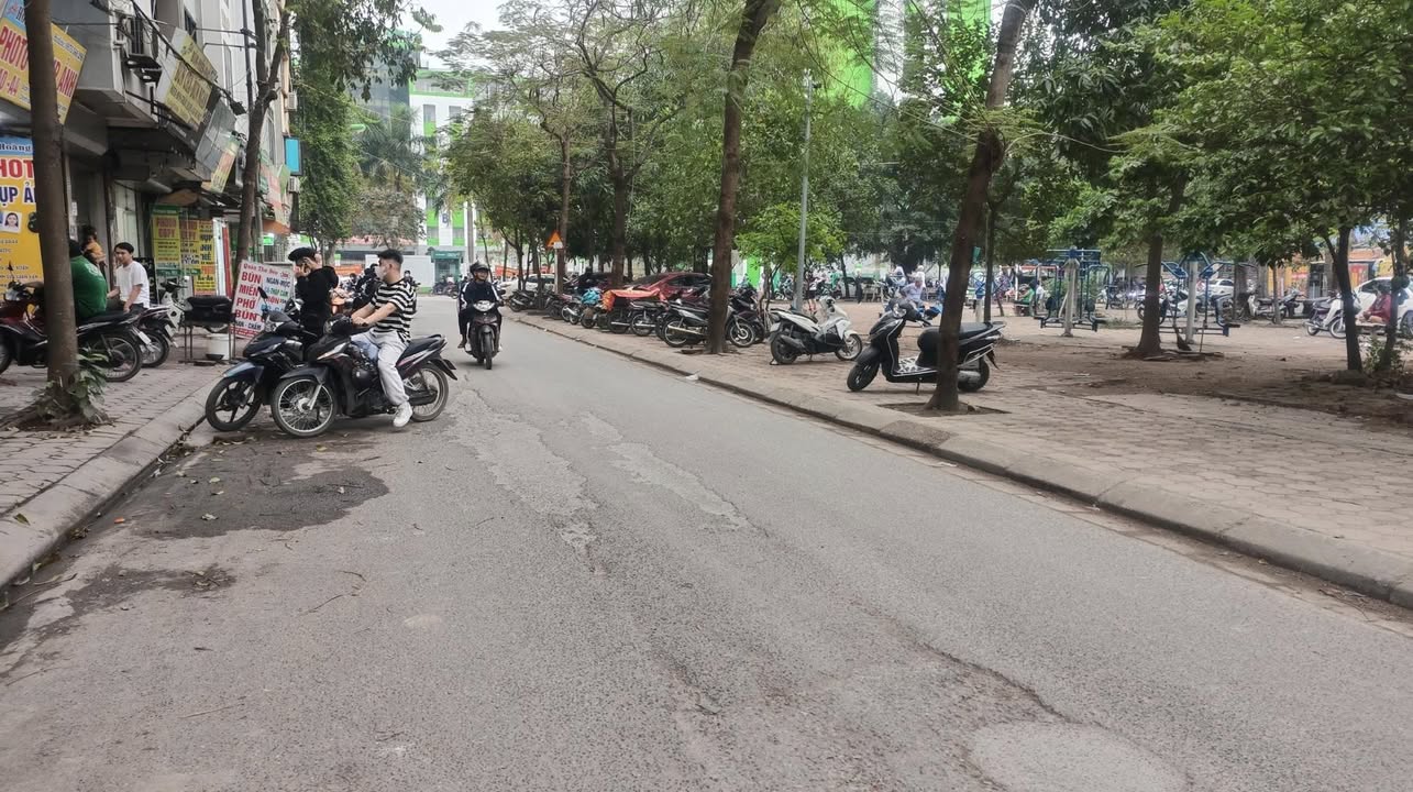 LÔ GÓC ĐẸP TẠI QUẬN BẮC TỪ LIÊM 35M X 5T, MT 4M, Ô TÔ, FULL NT XỊN SÒ HƠN 6 TỶ