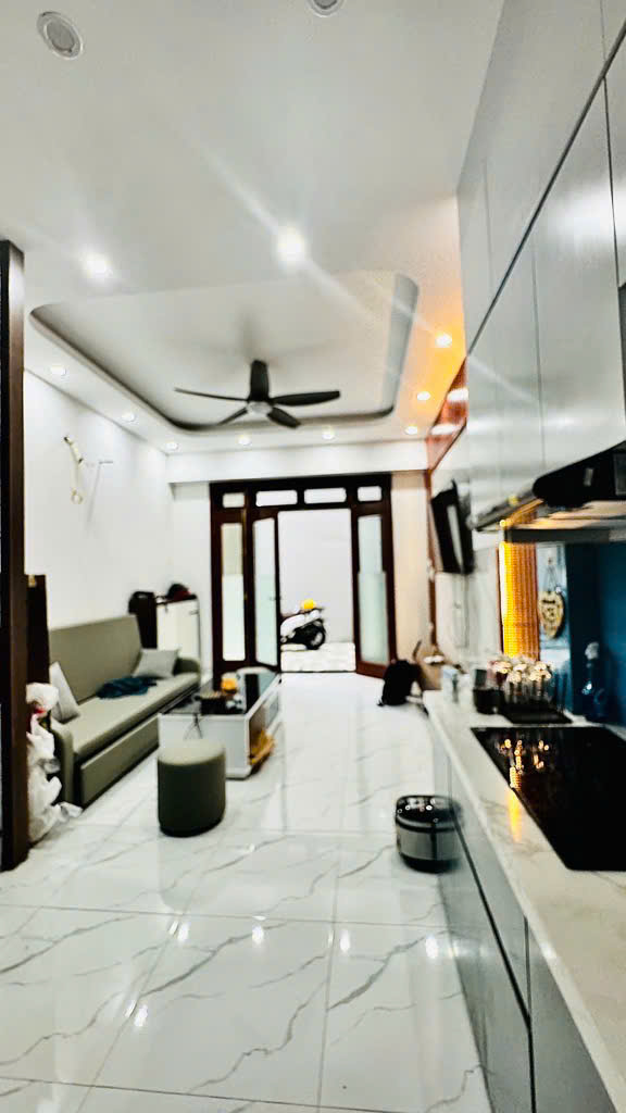 Xuân Đỉnh - nhà mới chắc chắn - tặng nội thất cao cấp - 36m2 x 5 tầng full tiện ích - 6.2 tỷ