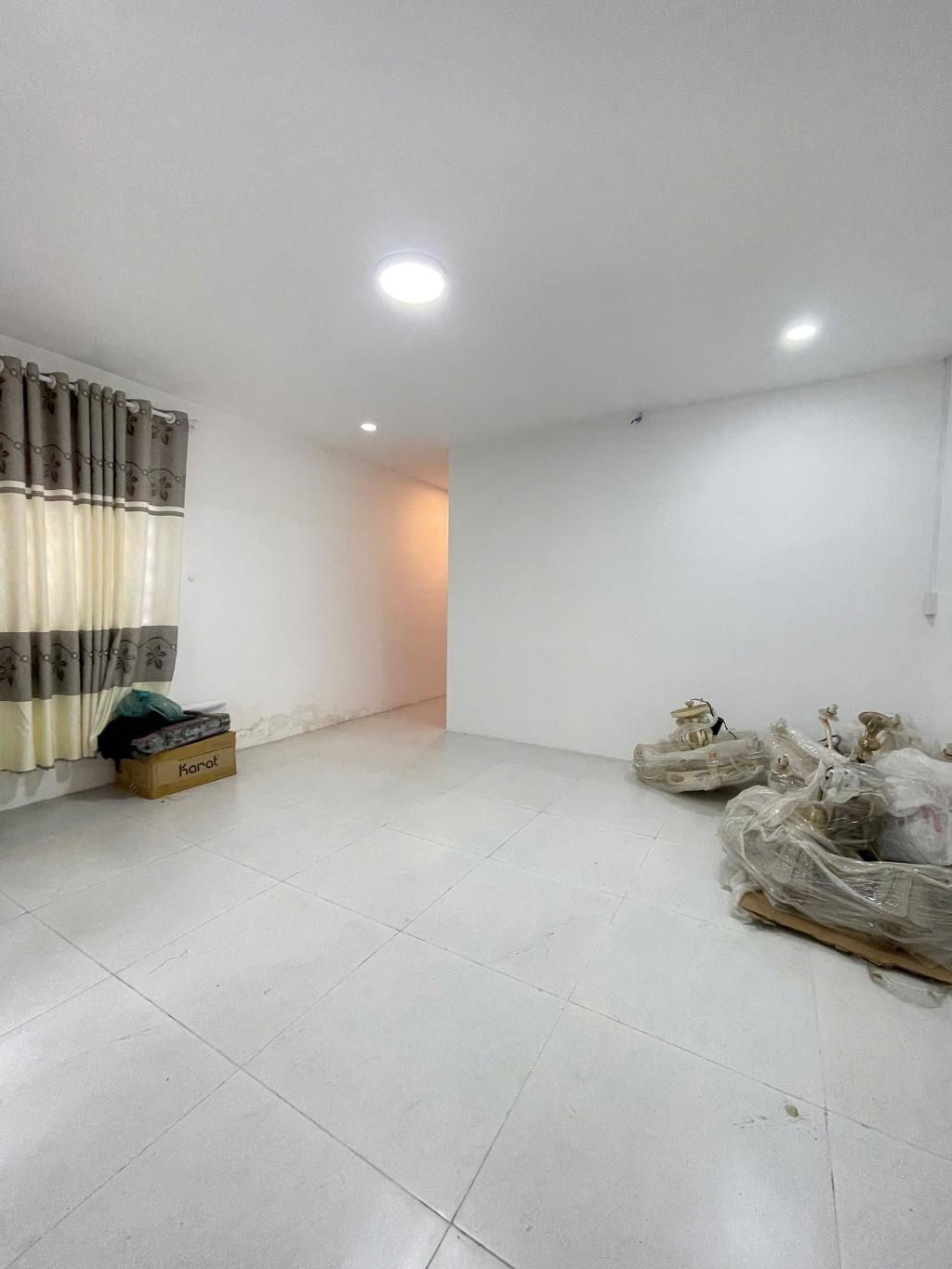 NHÀ ĐẸP ÔNG ÍCH KHIÊM, QUẬN 11, KHU TRUNG TÂM, HXH, 36M2, CHỈ 5 TỎI.