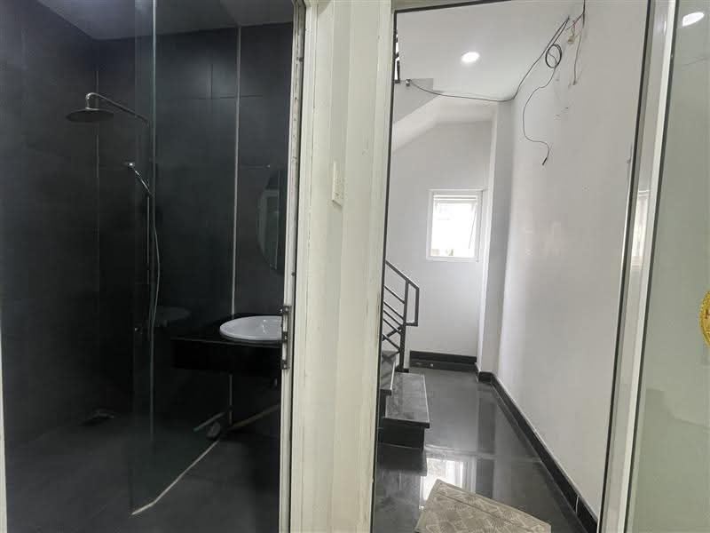 CẦN BÁN NHÀ MỚI XÂY - QUẬN 5 - HƠN 8 TỶ - 4 TẦNG