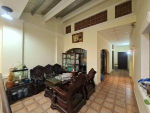 NHÀ ĐẸP 100M2 QUẬN 10 - THÀNH THÁI - 1 TRỆT 1 LỬNG - HƠN 21 TỶ - VÀI BƯỚC RA HẺM XE TẢI