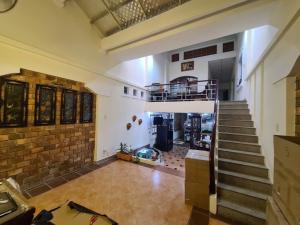 RỘNG 100M2 - TRUNG TÂM QUẬN 10 CHỈ HƠN 20 TỶ - VÀI BƯỚC RA HẺM XE TẢI - 1 TRỆT 1 LỬNG BTCT