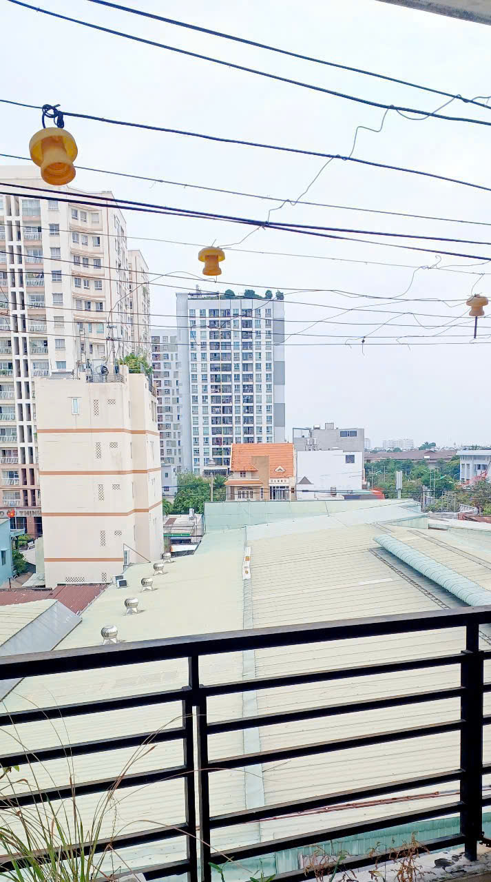 QUẬN 7 - 90M2 - NGANG LỚN 6M - HẺM XE HƠI - GẦN MẶT TIỀN TIỆN KINH DOANH - 5P QUA QUẬN 1,4