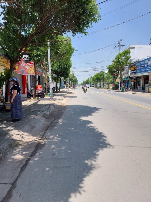 BÁN NHÀ MẶT TIỀN
