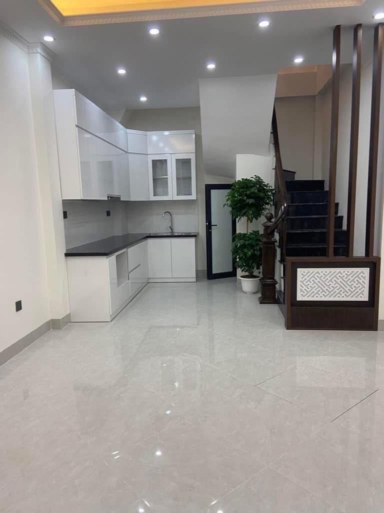 Bán nhà 4 tầng trong ngõ cách ô tô 20m gần chợ gần trường
