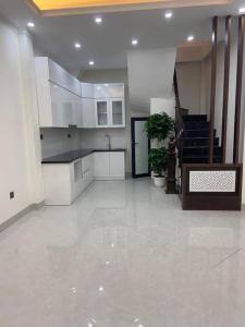 Bán nhà 4 tầng trong ngõ cách ô tô 20m gần chợ gần trường